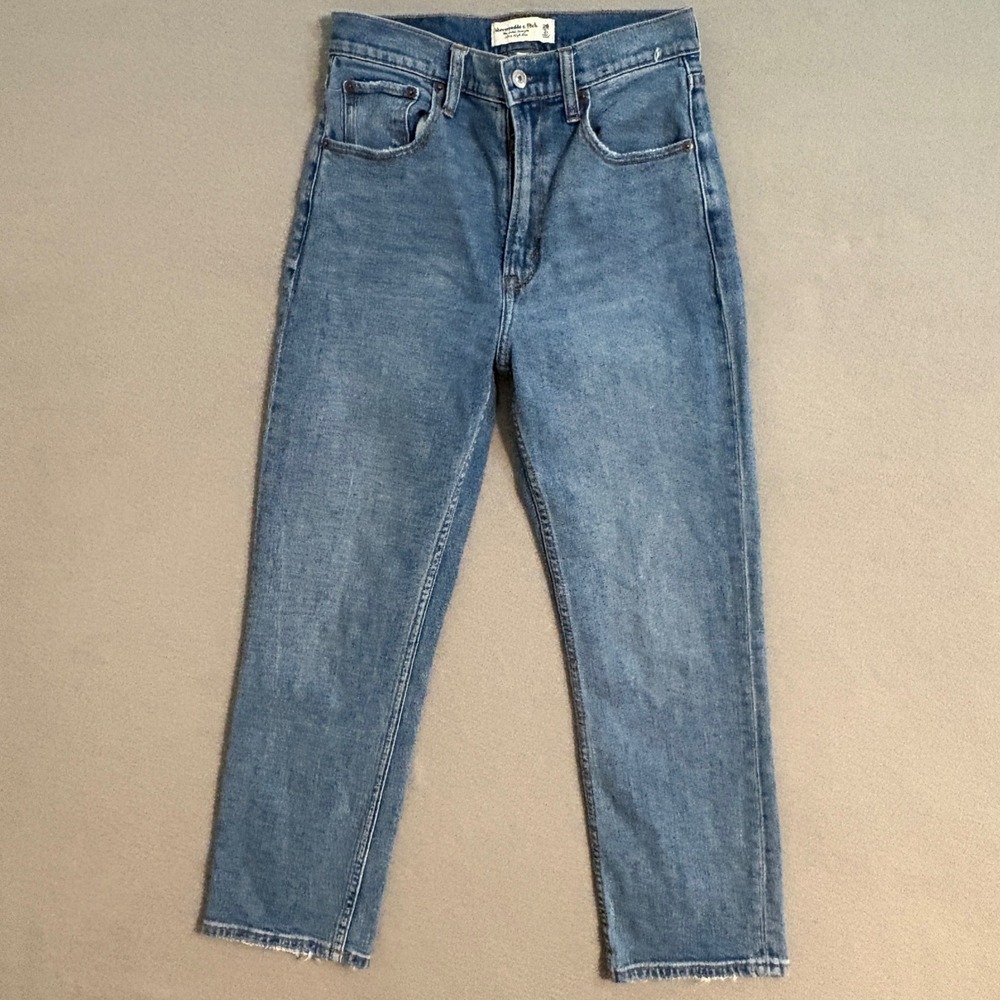 Abercrombie & Fitch Straight Leg Jeans - Medium Blue Wash